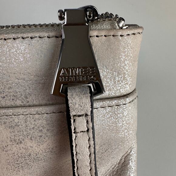 Aimee Kestenberg Wristlet Clutch Stone Silver Leather New "Its A Love Thing" - Picture 8 of 11